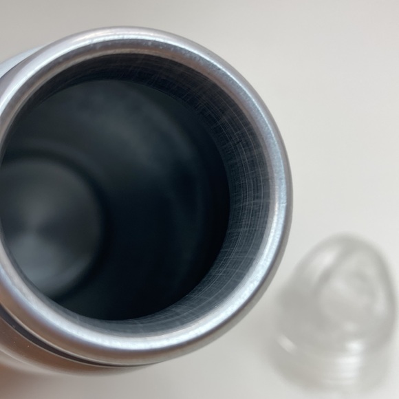 Snoopy Hawaii bottle with screw cap NWT! Silver with Snoopy surfboard design - Picture 9 of 13